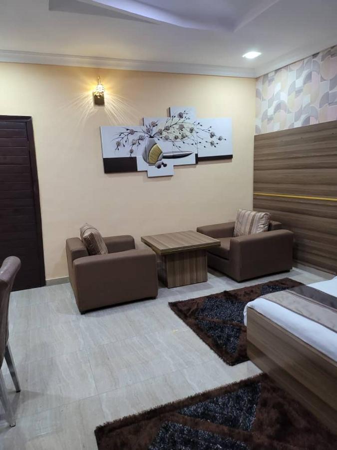 Fawzy Hotel Ιμπαντάν Εξωτερικό φωτογραφία