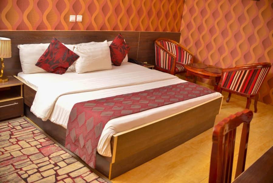 Fawzy Hotel Ιμπαντάν Εξωτερικό φωτογραφία
