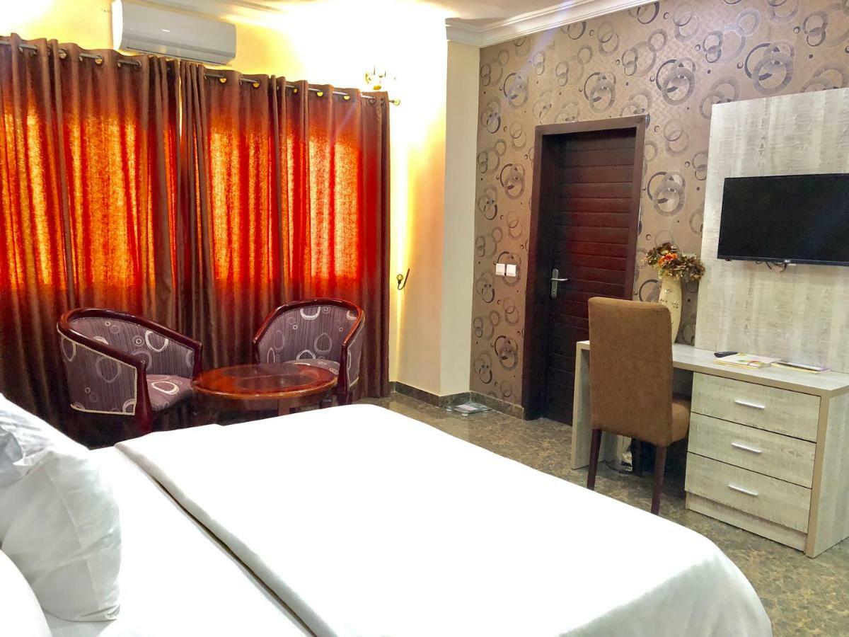 Fawzy Hotel Ιμπαντάν Εξωτερικό φωτογραφία